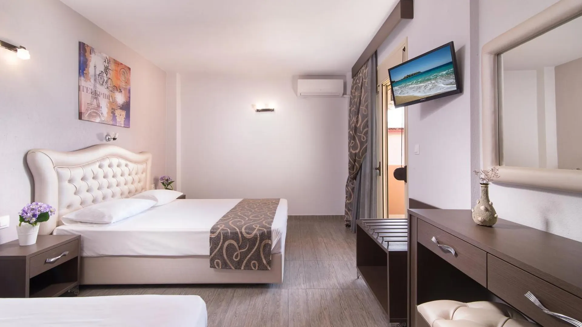 Studio Giannis Toroni 0*,  Grecia